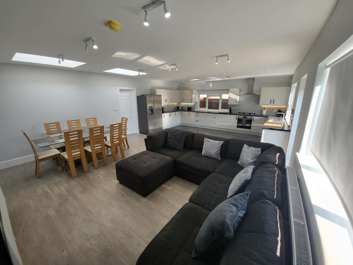 High Spec Large 6 Bedroom House! Кінгстон-на-Темзі Екстер'єр фото